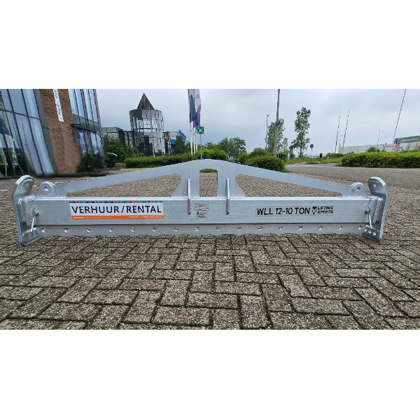 Hijsbalk 10/12 ton 2,5 / 4,50 meter E.G. 240 KG Hijsbalk 10/12 ton 2,5 / 4,50 meter E.G. 240 KG